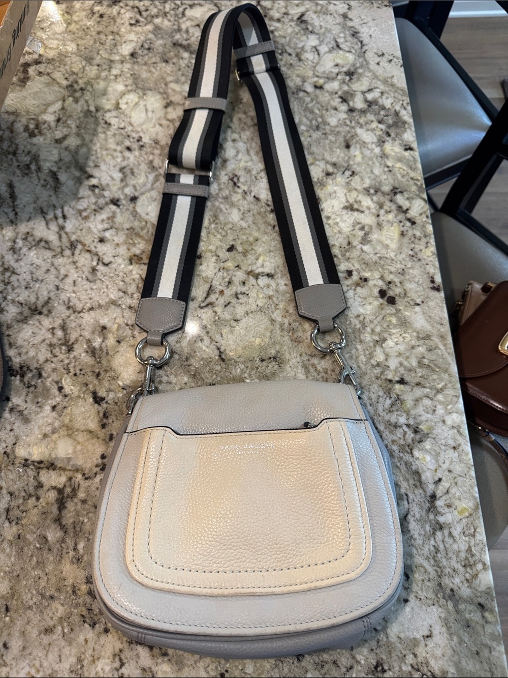 Marc Jacobs brand new Leather Crossbody Bag with Contrast Strap - Cream